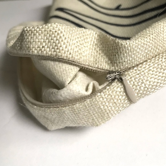 RAE DUNN Inspired Design Style Font Be My Valentine Holiday Decor Pillow Cover - Picture 3 of 4